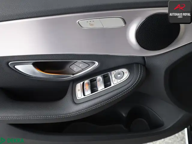 Mercedes-Benz C-Class view 21