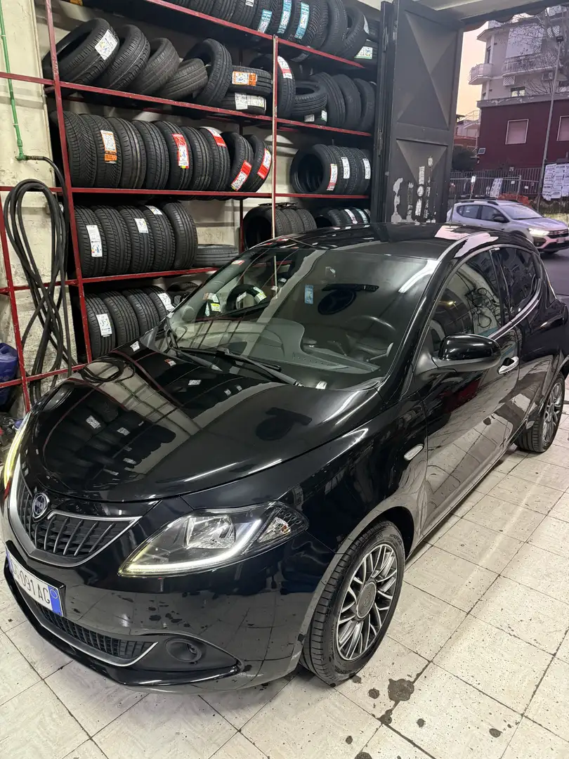 Lancia Ypsilon 1.2 Ecochic Gpl 69cv Schwarz - 1