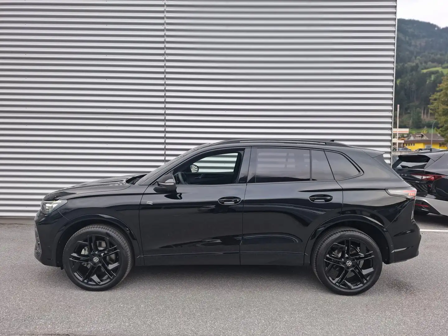 Volkswagen Tiguan Sport TDI 4MOTION DSG Schwarz - 2