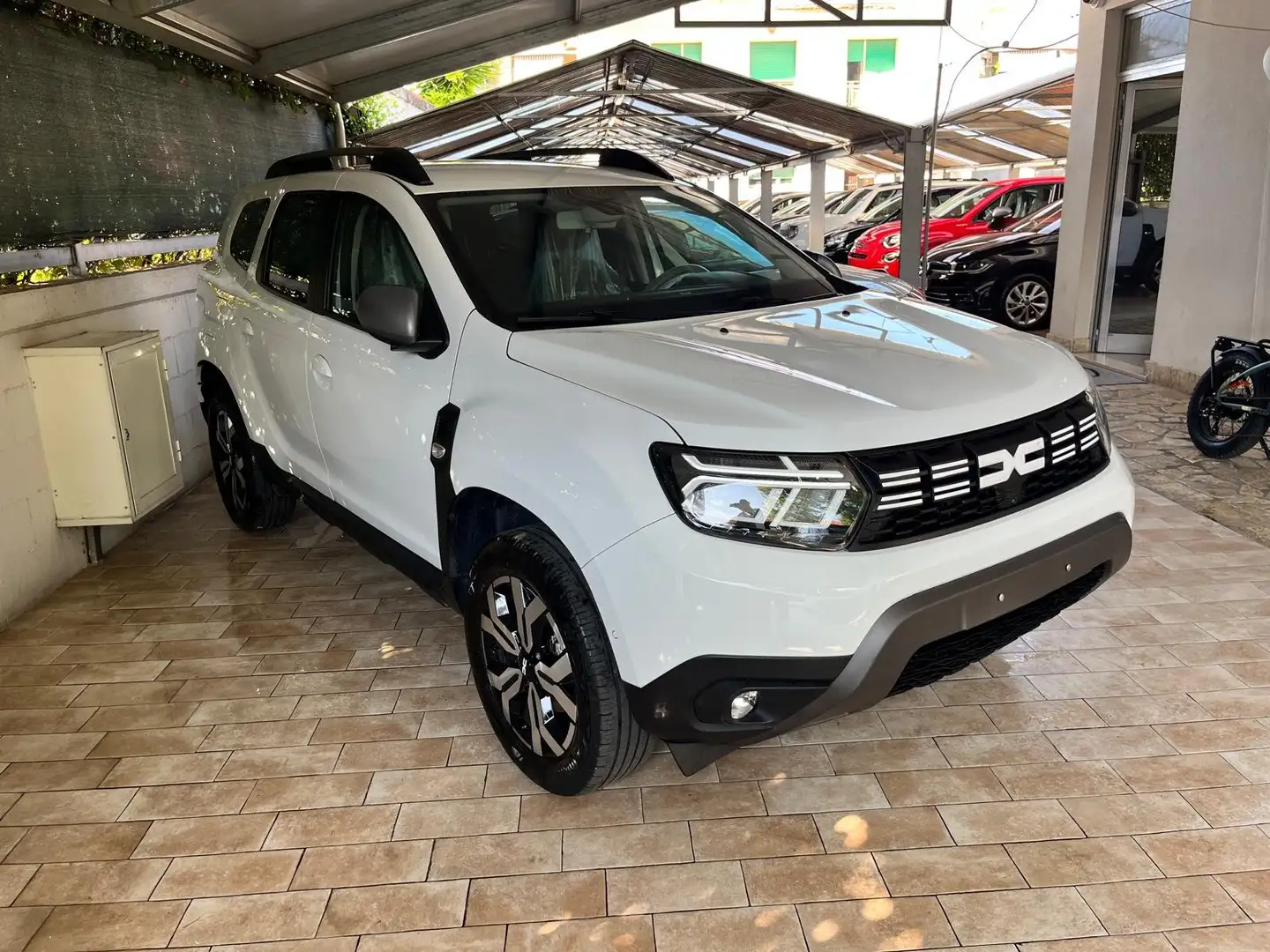 Dacia Duster Duster 1.0 tce Journey UP Gpl 4x2 100cv Bianco - 2