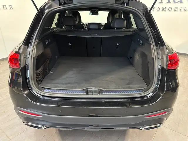 Mercedes-Benz 220 view 8
