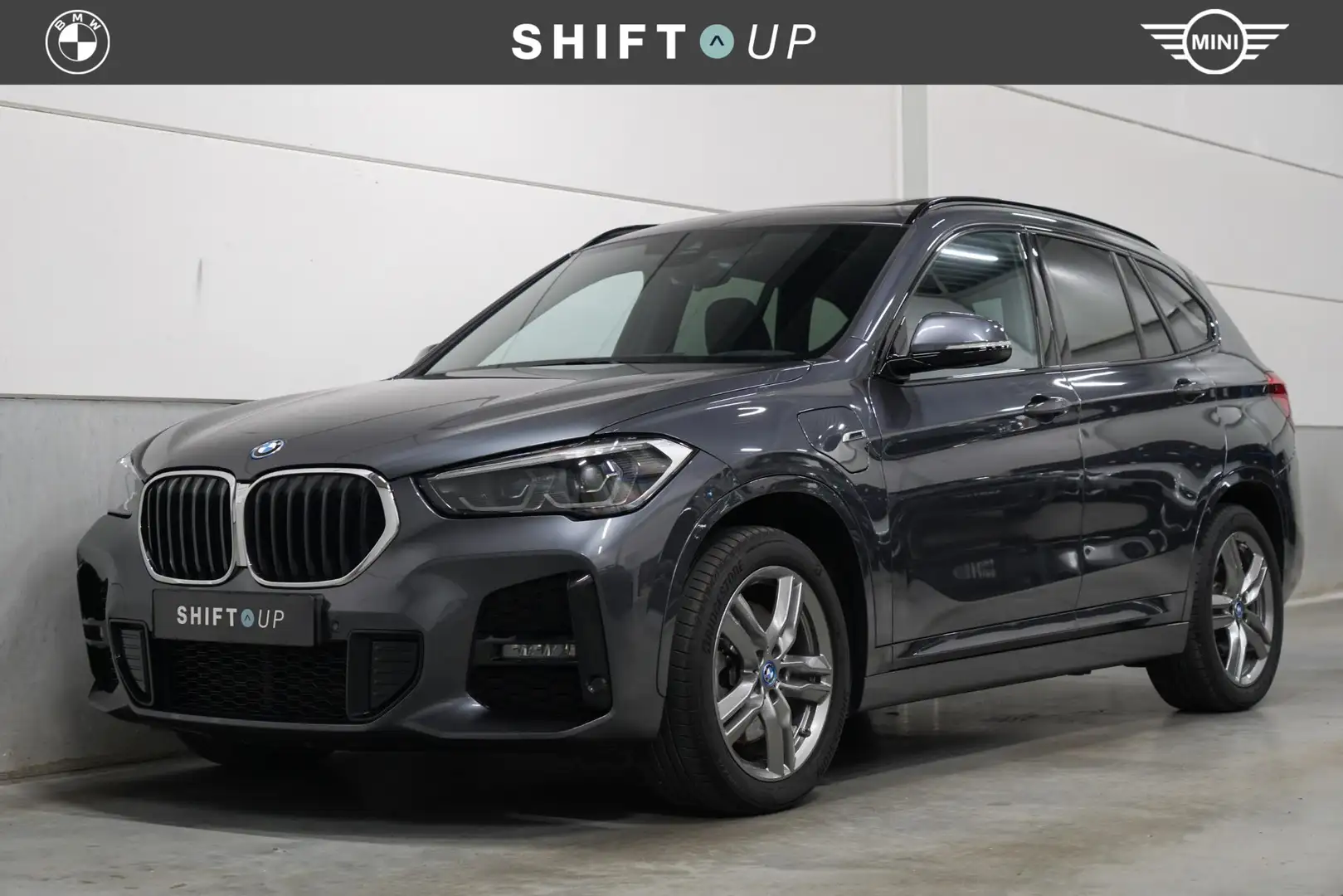 BMW X1 xDrive25e M-Sport | Panoramadak | Head Up | Hifi Grijs - 1