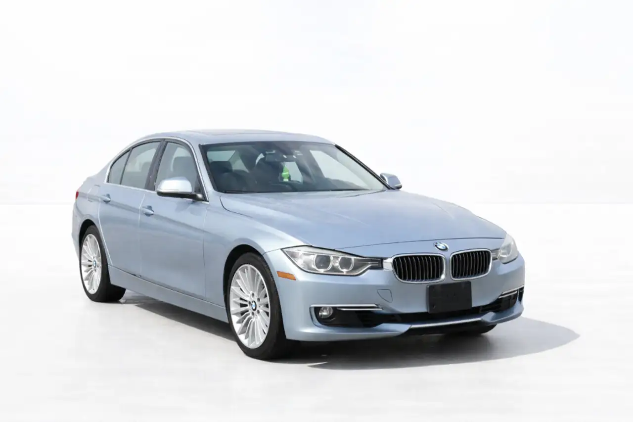 BMW 3 Series снимка BMW 3 Series