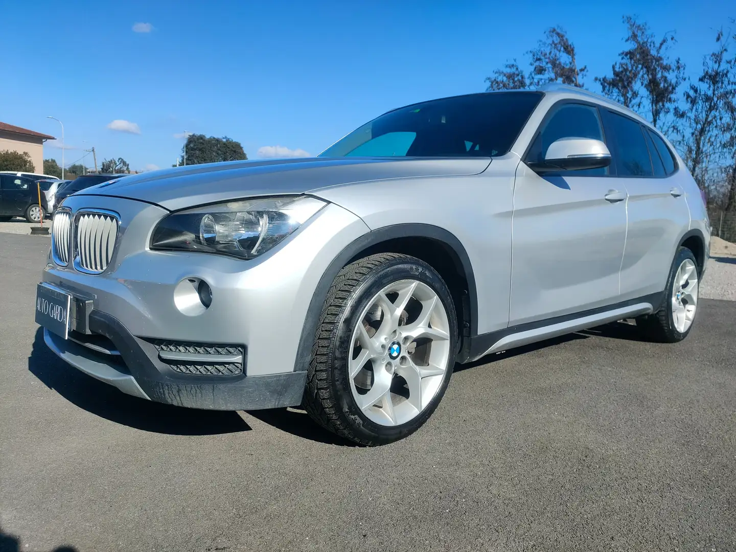 BMW X1 sdrive18d xLine NEOPATENTATI CATENA NUOVA Plateado - 1