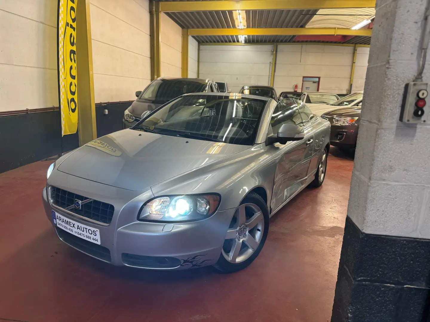 Volvo C70 Cabrio 2.0 Turbo - D Momentum Gris - 2