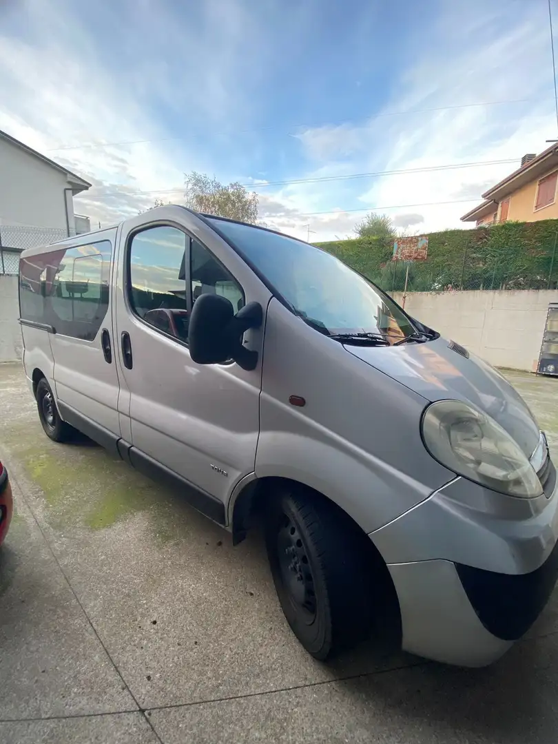 Opel Vivaro 7 posti cdi - 1
