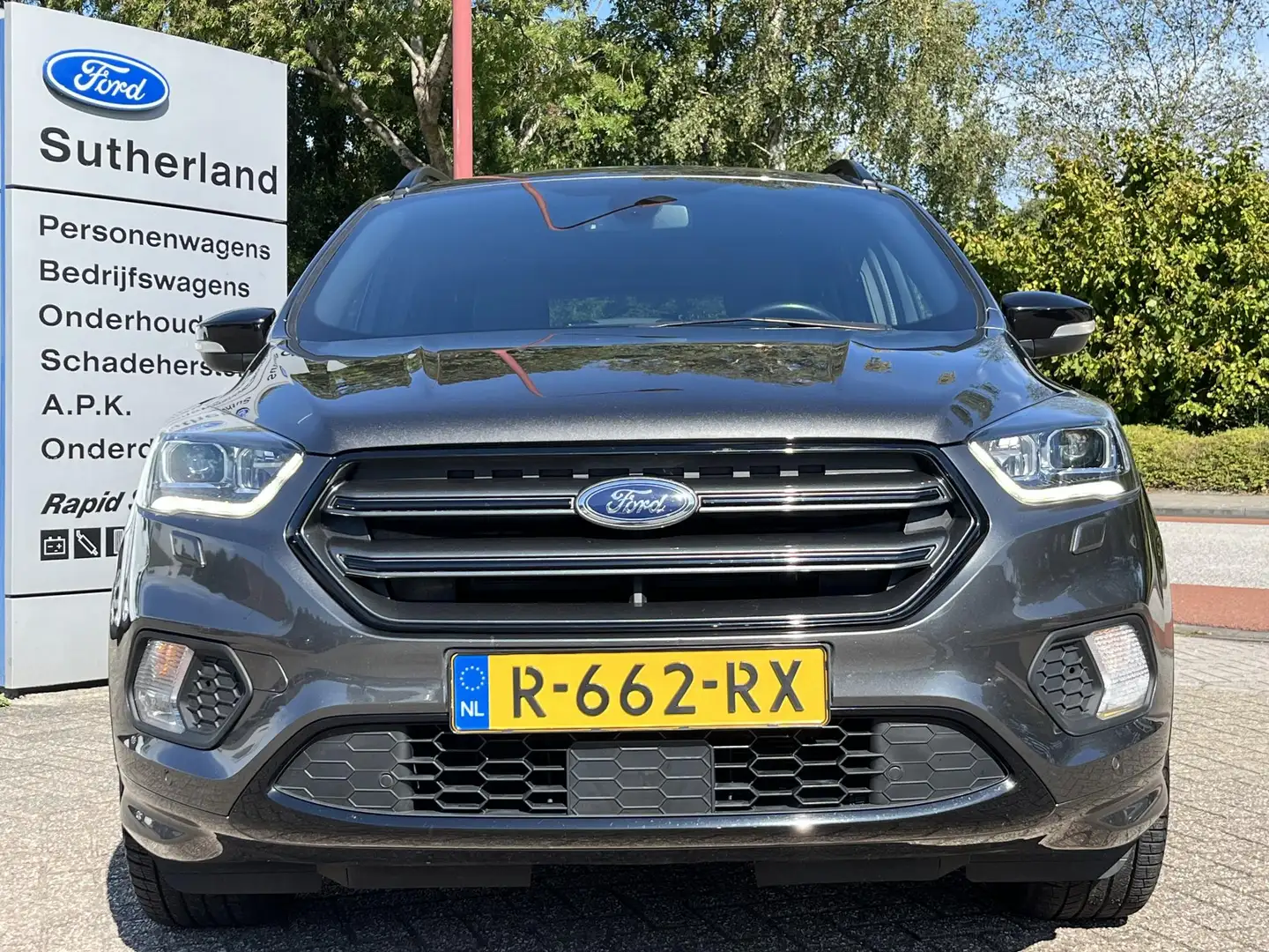 Ford Kuga 1.5 EcoBoost ST Line 184pk Automaat | Trekhaak | W Grijs - 2
