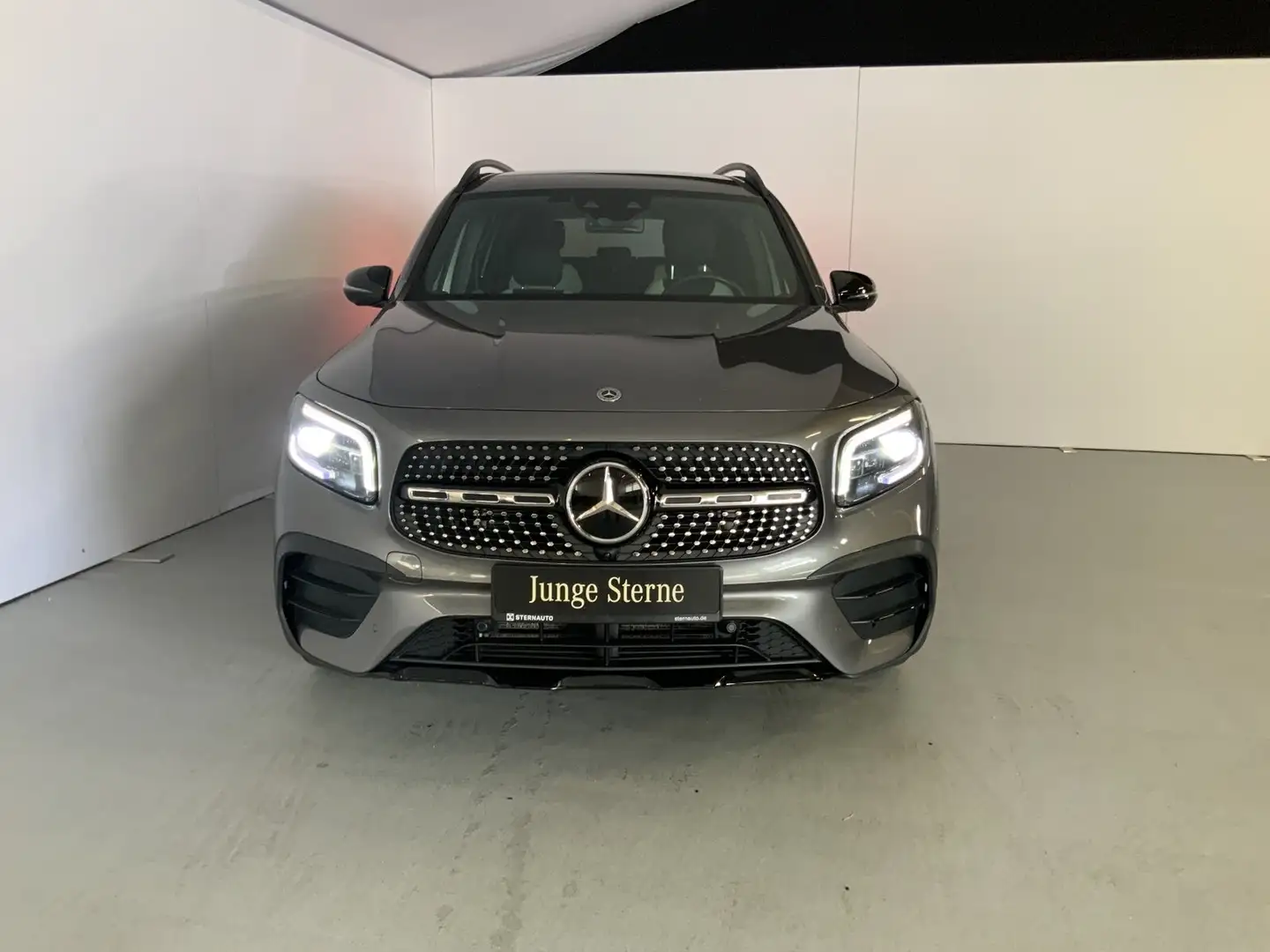 Mercedes-Benz GLB 250 GLB 250 4M AMG Night AHK MultibeamLED DISTRO 360 Szary - 2