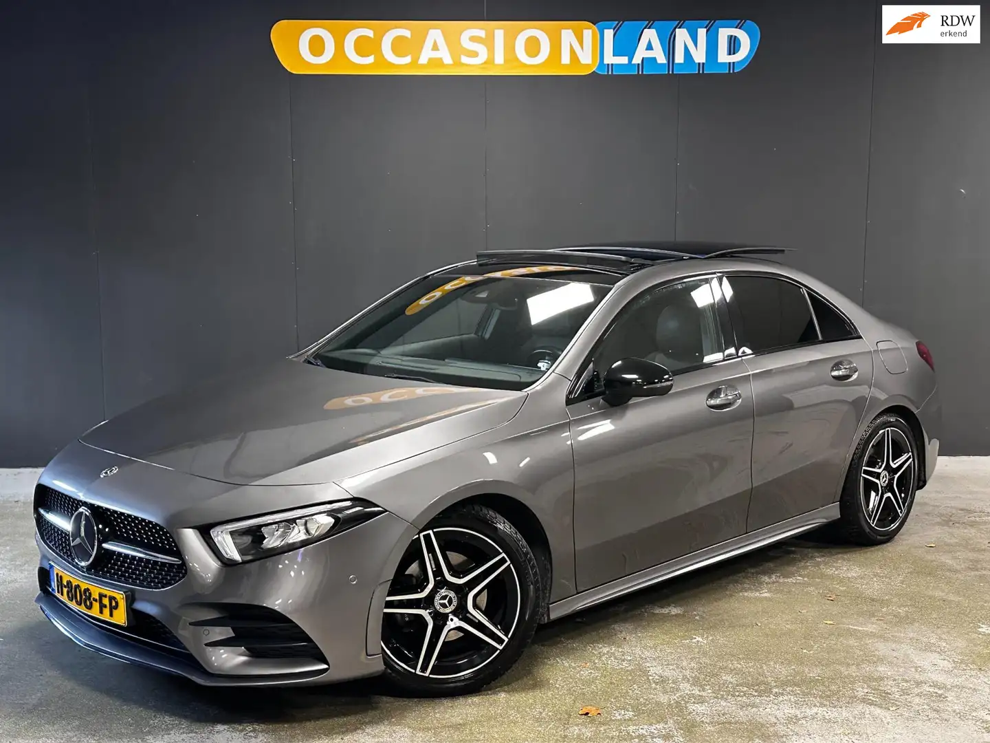 Mercedes-Benz A 200 Launch Edition Premium|PANO|SFEER|KEYLESS|LED|STOE Gris - 1