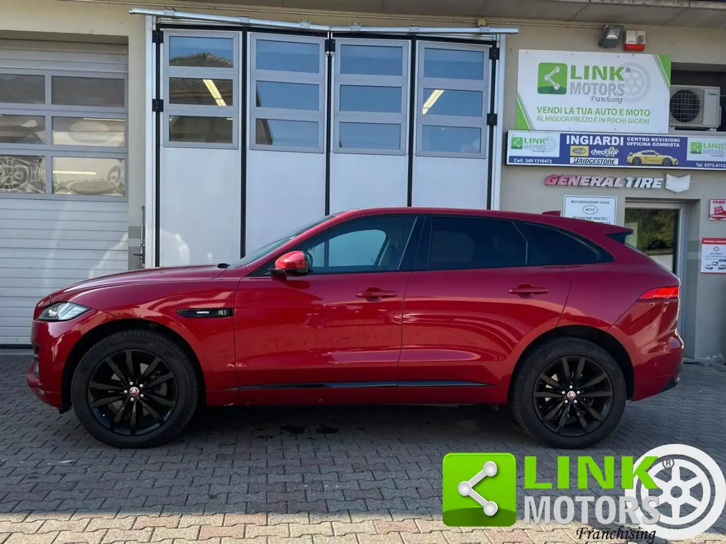 Jaguar F-Pace 2.0 D 180 CV AWD aut. R-Sport Rosso - 2