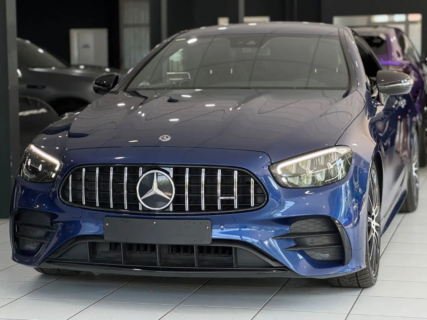 Mercedes-Benz E 220 d *AMG-LINE*BURM*R-CAM*AMBI-L*NIGHT*TOTW.* Bleu - 1