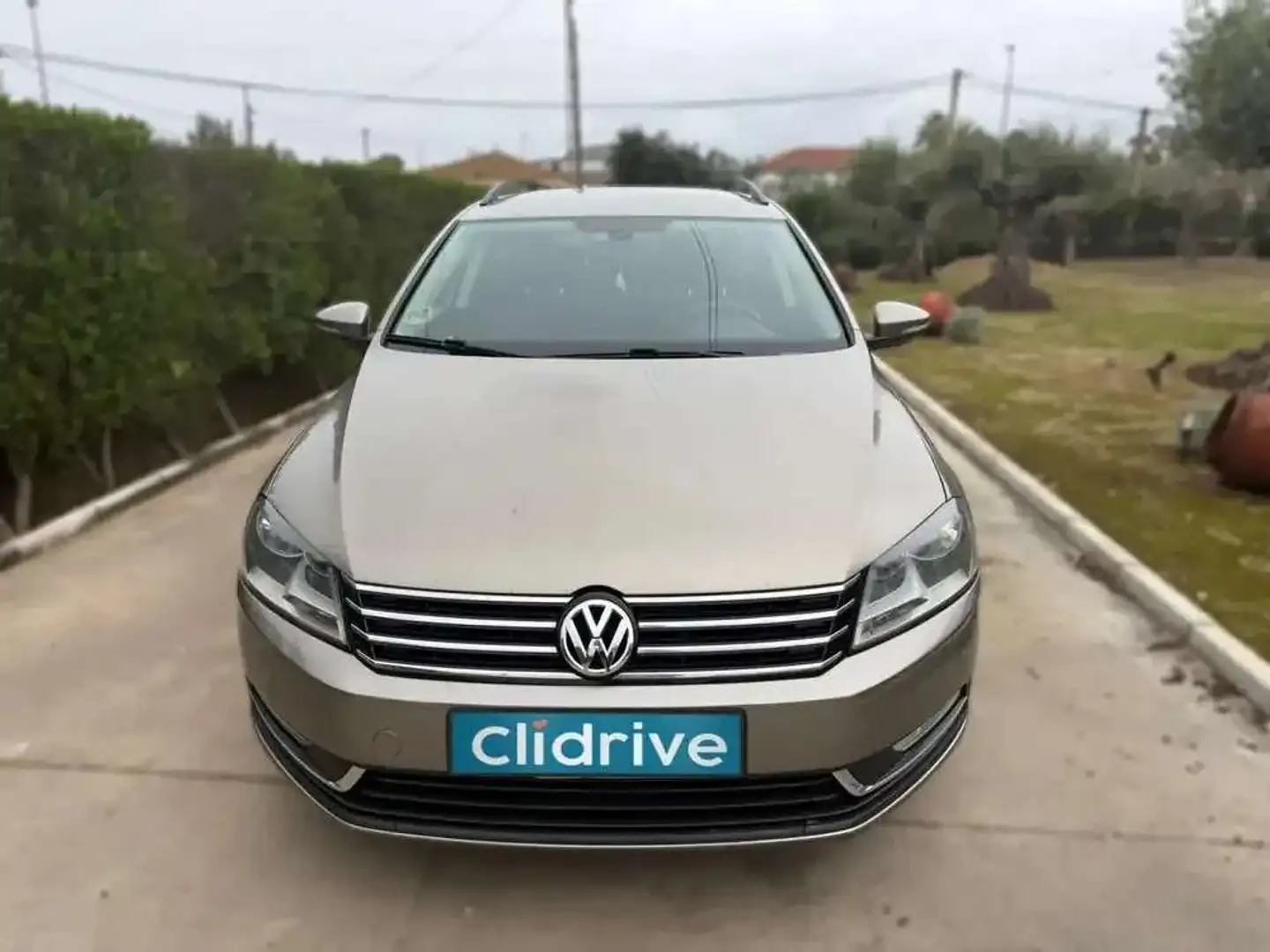 Volkswagen Passat Variant 1.6TDI Bluemotion Gris - 2