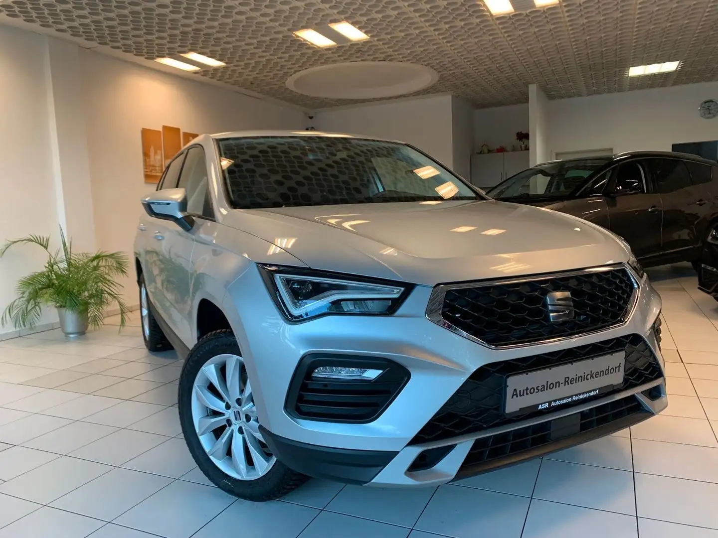 SEAT Ateca 1.5 TSI Style*AHK*LED*Navi*Klima*Tempomat* Silber - 1