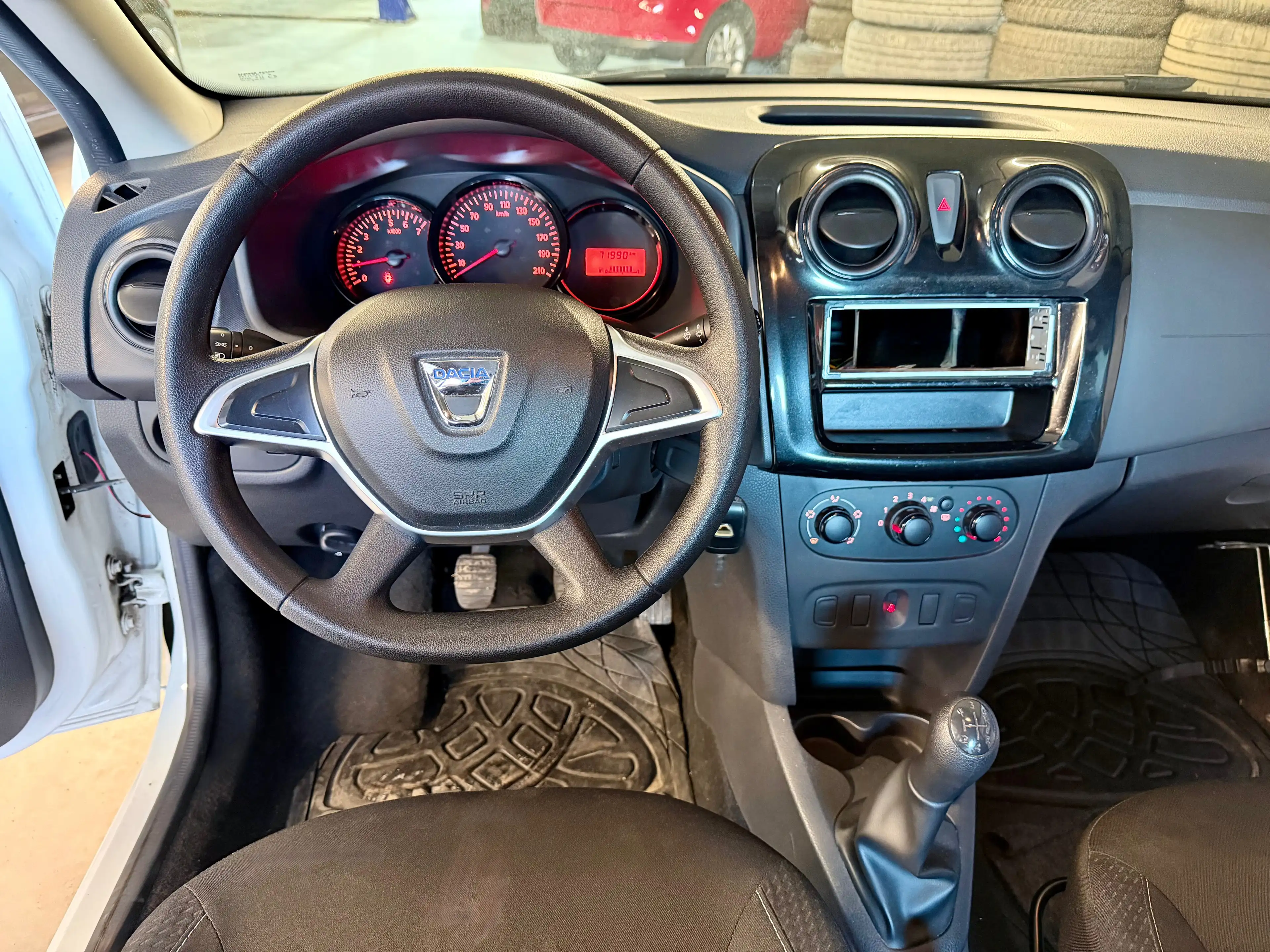 Dacia Logan 70.000 kms • 2017 • 1.0 73CV • Essence — photo 6