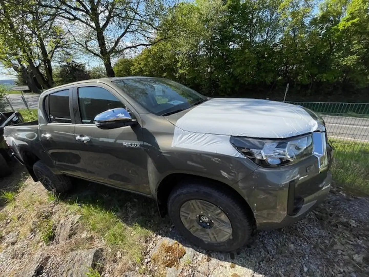 Toyota Hilux 4x4 Double Cab MHEV Autm. Comfort Bronze - 2