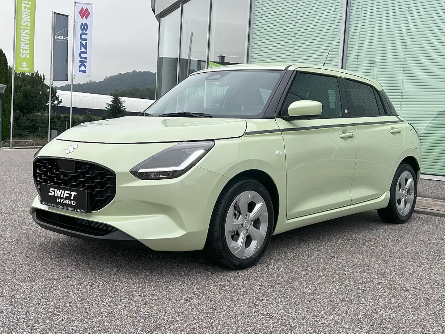 Suzuki Swift 1,2 Hybrid Shine Jaune - 1