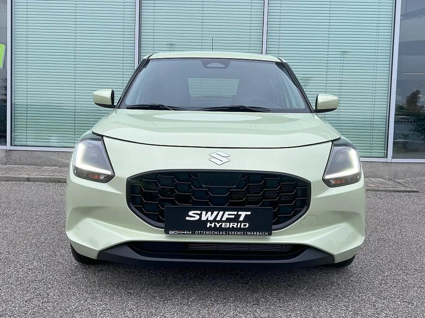 Suzuki Swift 1,2 Hybrid Shine Jaune - 2