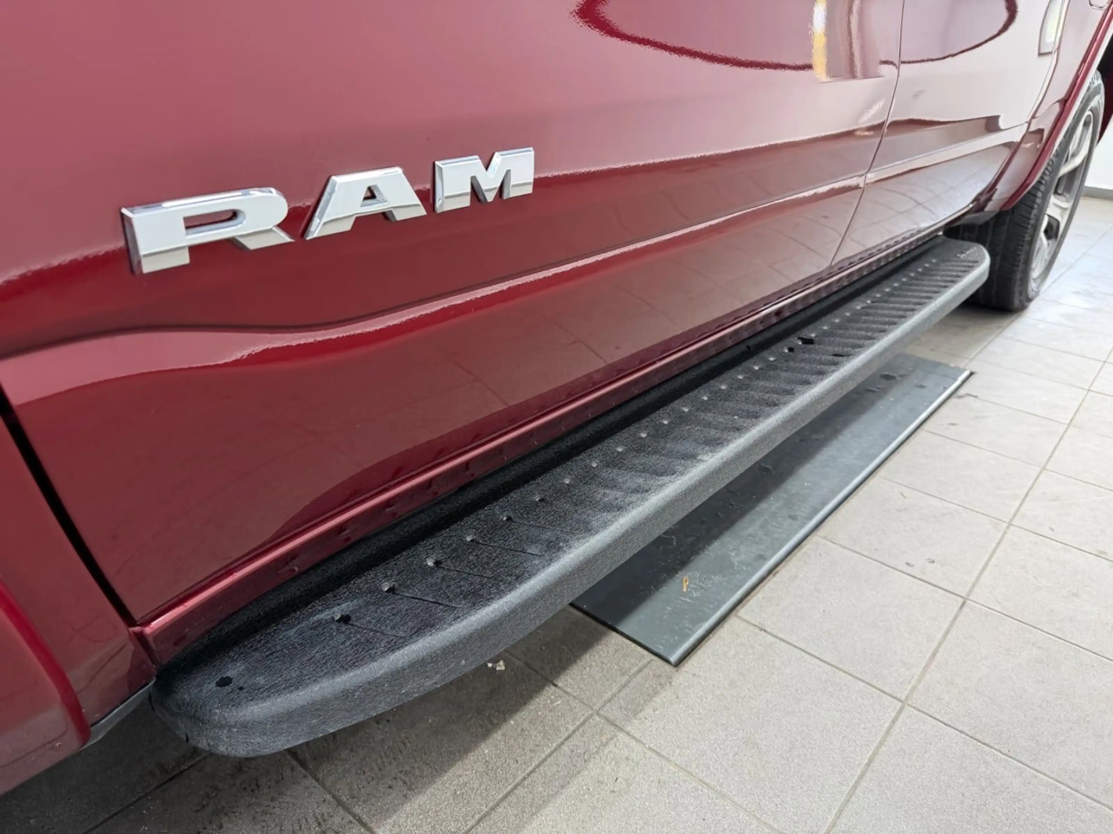 Dodge RAM 1500 HEMI 5.7 V8 eTorque 4x4 LARAMIE*Memo*SB — photo 12