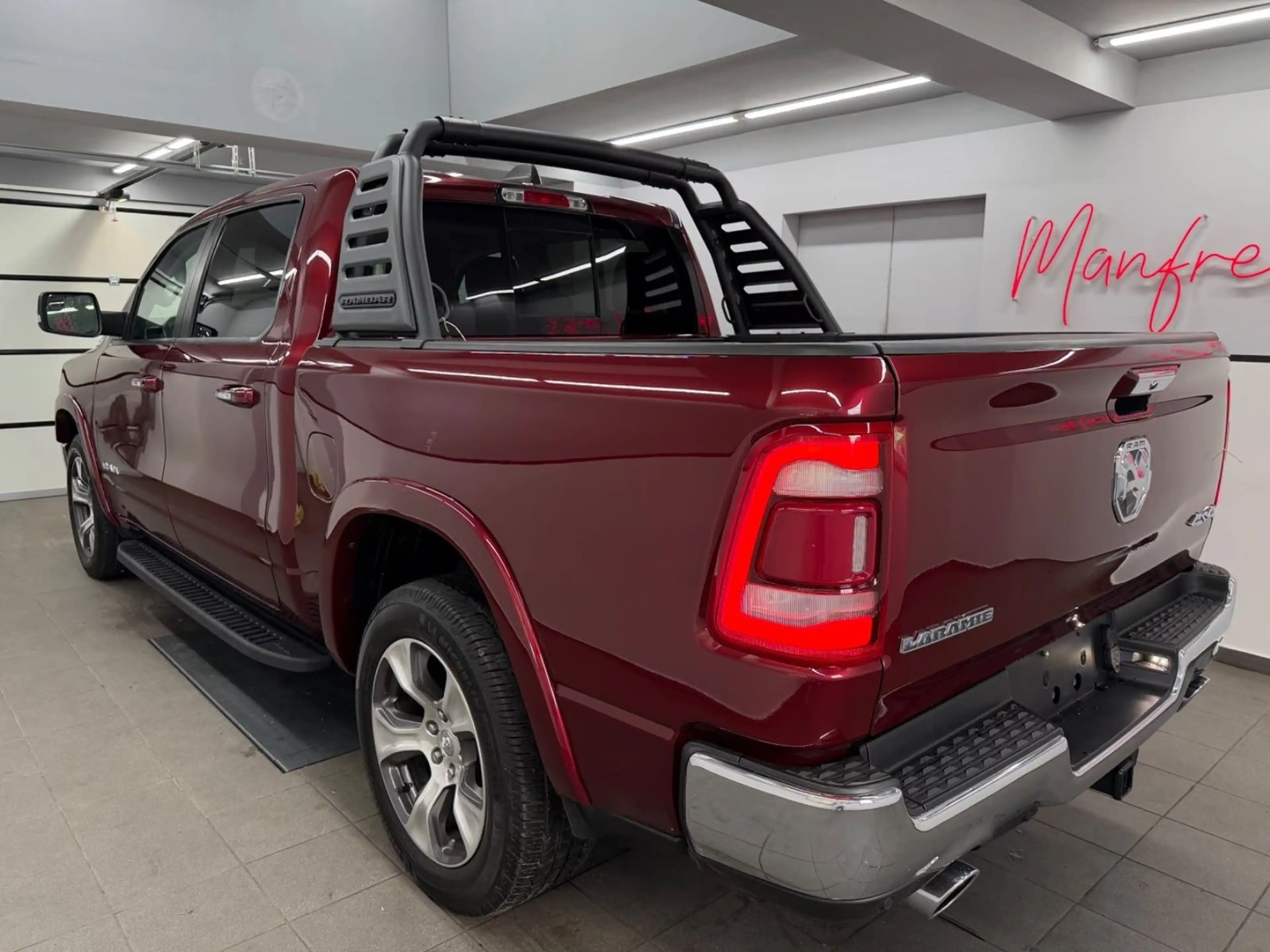 Dodge RAM 1500 HEMI 5.7 V8 eTorque 4x4 LARAMIE*Memo*SB — photo 5