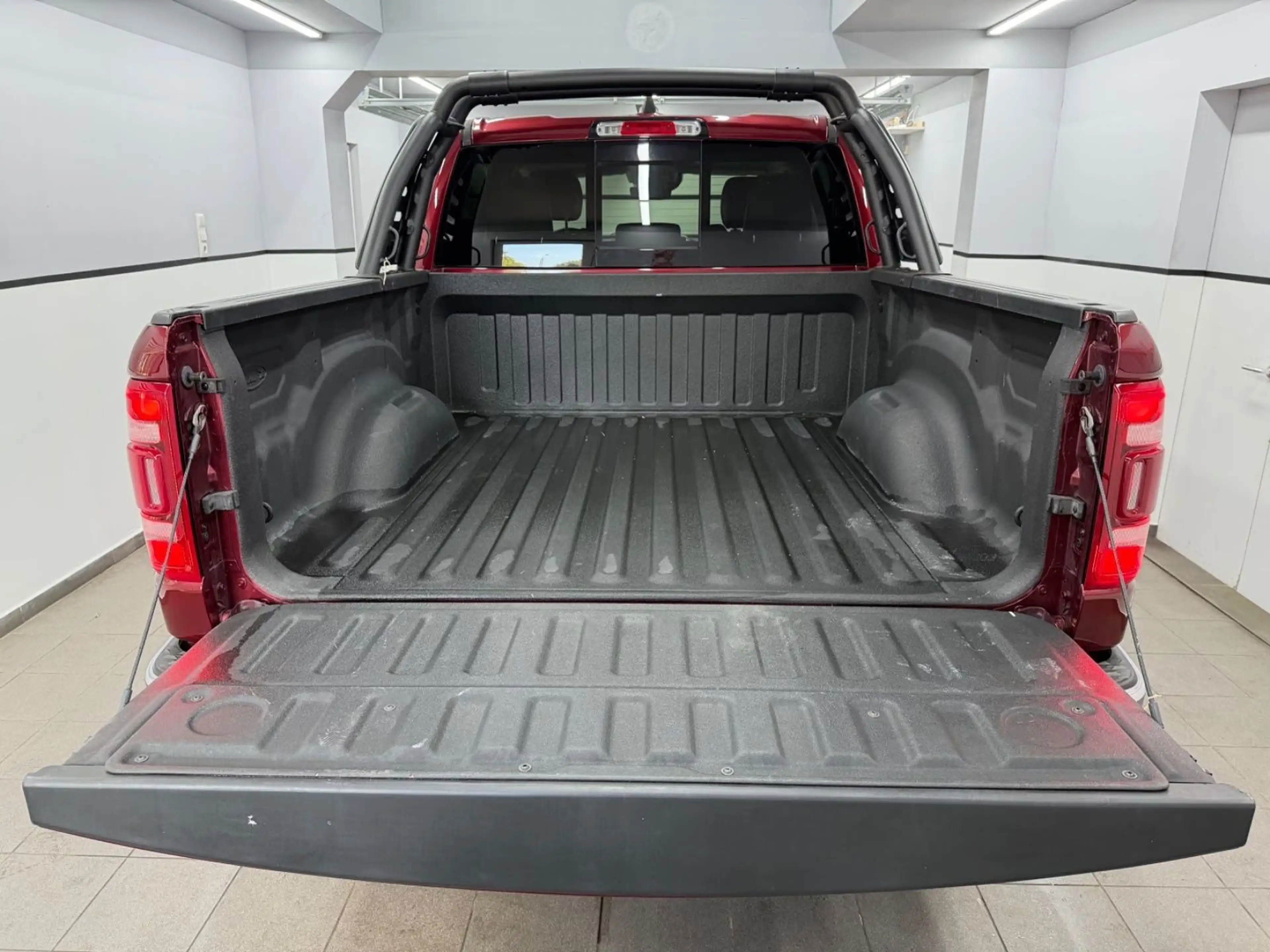 Dodge RAM 1500 HEMI 5.7 V8 eTorque 4x4 LARAMIE*Memo*SB — photo 8