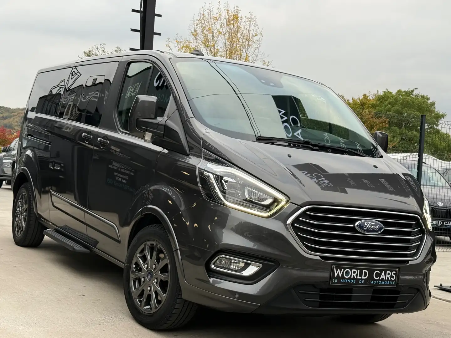 Ford Tourneo Custom 2.0 TDCi L2H1 Titanium DISTRO CAMERA NAVI FULL OP Grau - 2