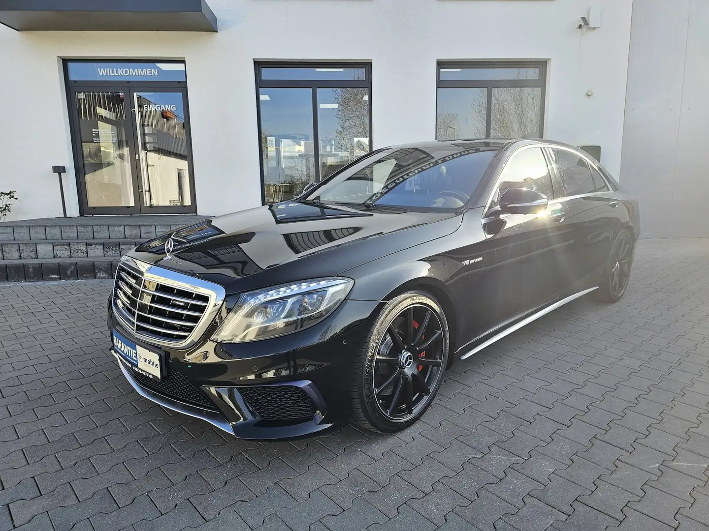 Mercedes-Benz S 63 AMG 4M Lang NAVI LEDER PANO. LED 360° Schwarz - 2