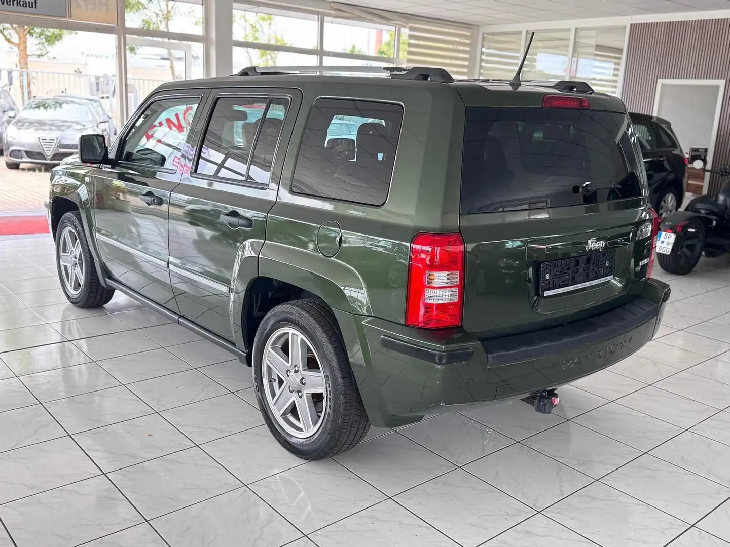 Jeep Patriot Lim.Aut+4x4+Navi+Sitzheizung+Schiebedach Grün - 2