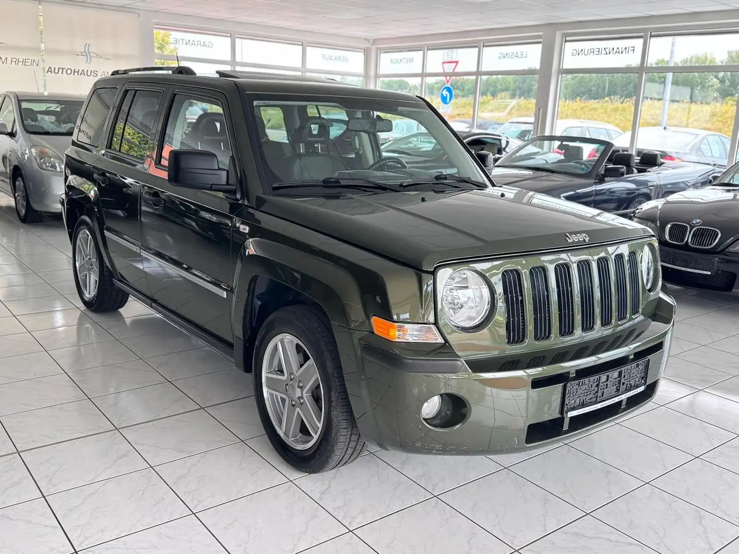 Jeep Patriot Lim.Aut+4x4+Navi+Sitzheizung+Schiebedach Grün - 1