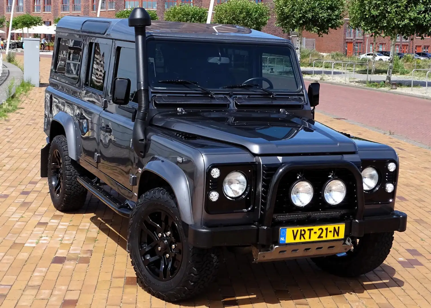 Land Rover Defender 2.5 Td5 SW 110 Grijs Kenteken Marge Airco Leer Grijs - 2