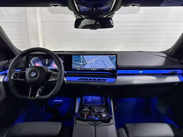 BMW 5 Series view 11