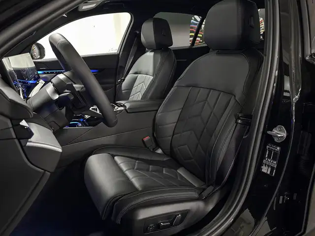BMW 5 Series view 9