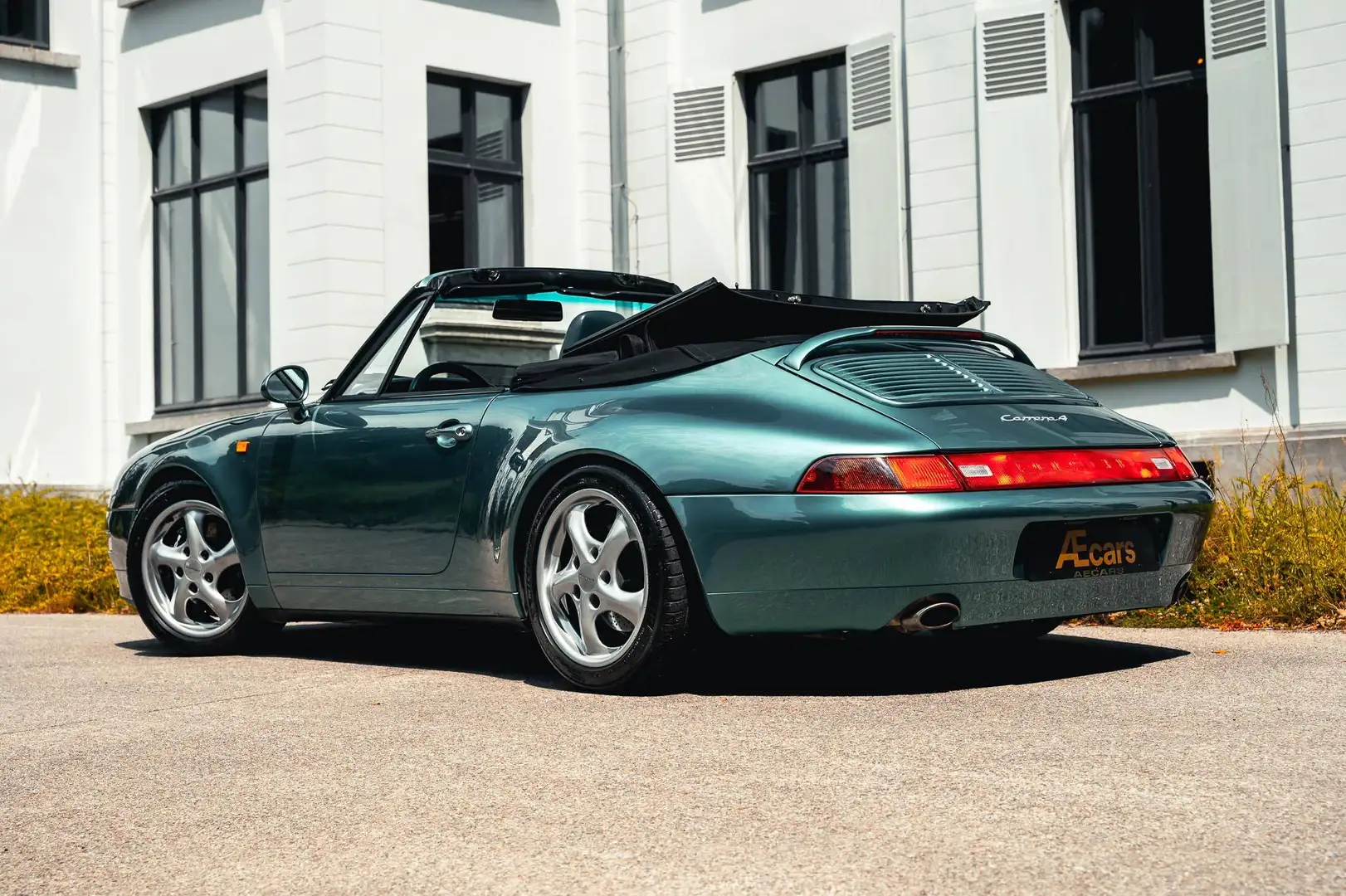 Porsche 993 911 CARRERA 4 / CABRIOLET / PAPYRUS GREEN / UNIQUE COLOR / HEATED SEATS / MATCHING NUMBERS / COLLECTOR Grün - 2