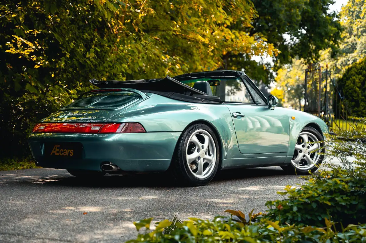 Porsche 993 911 CARRERA 4 / CABRIOLET / PAPYRUS GREEN / UNIQUE COLOR / HEATED SEATS / MATCHING NUMBERS / COLLECTOR, foto 4