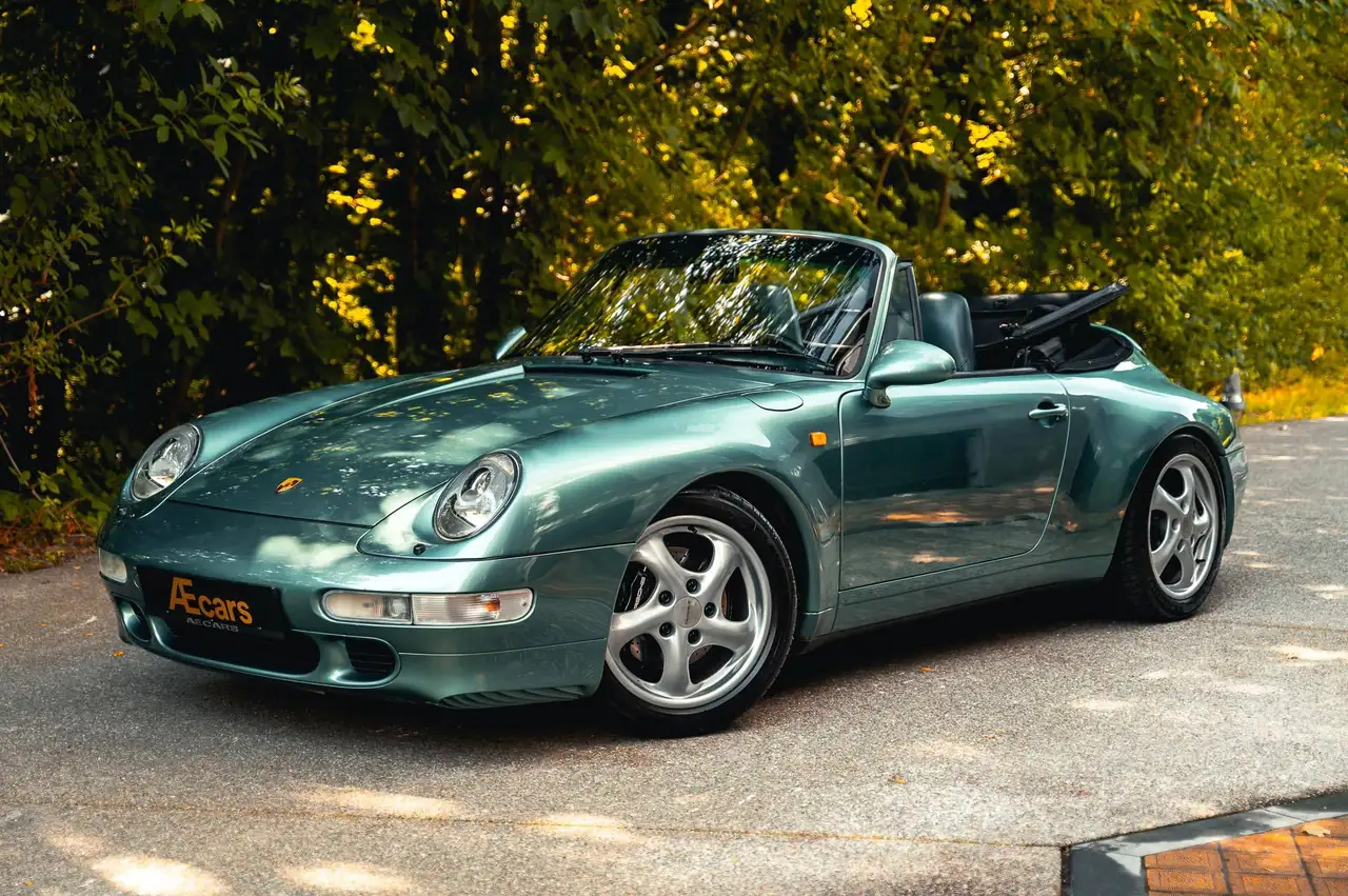 Porsche 993 911 CARRERA 4 / CABRIOLET / PAPYRUS GREEN / UNIQUE COLOR / HEATED SEATS / MATCHING NUMBERS / COLLECTOR, foto 3