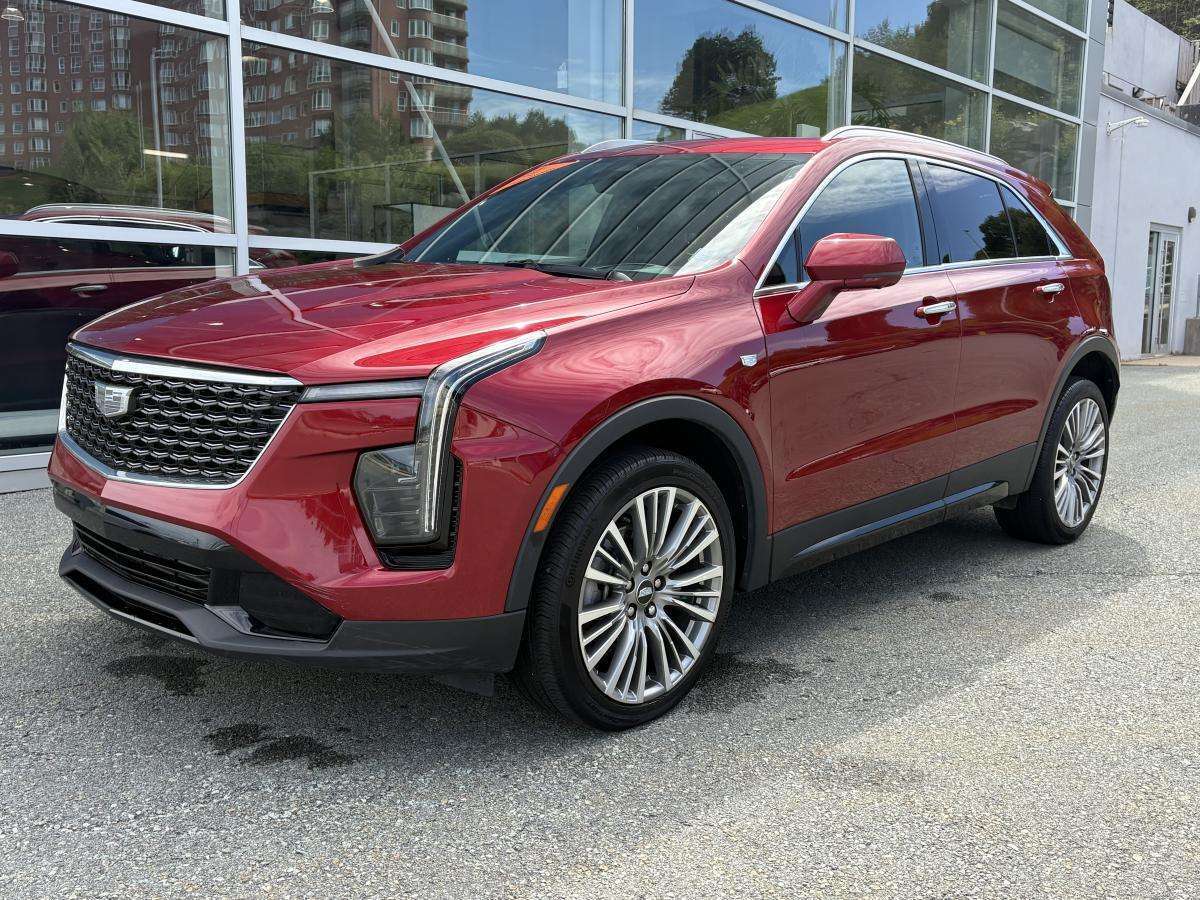 2025 Cadillac XT4 AWD 4dr Premium Luxury