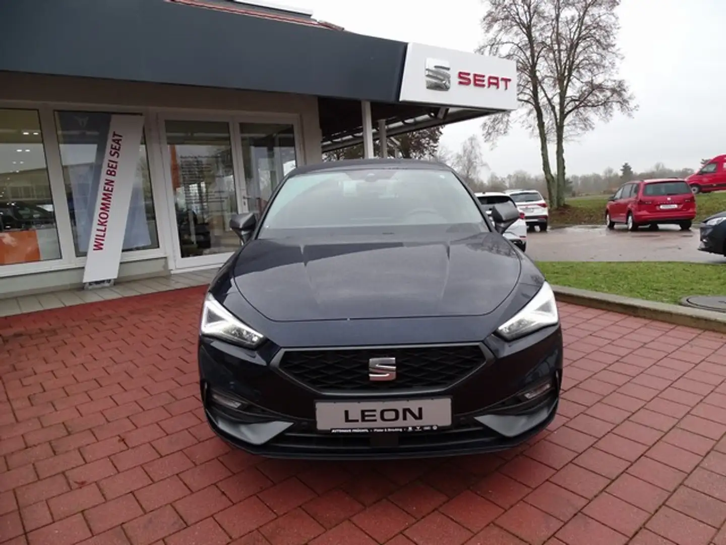 SEAT Leon Leon 1.5 TSI ACT FR 130PS Navi AHK-Vorb. Sitzheiz. Blau - 2