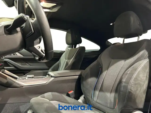 BMW 4 Series view 14
