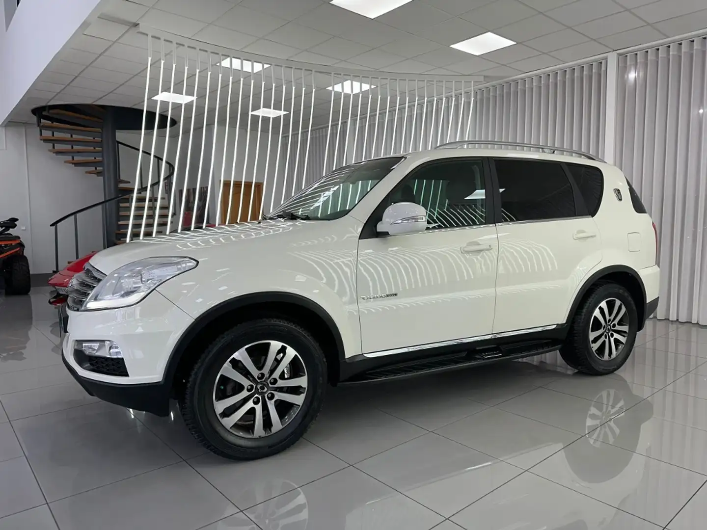 SsangYong Rexton W 200 e-Xdi Limited 4x4 Blanco - 2