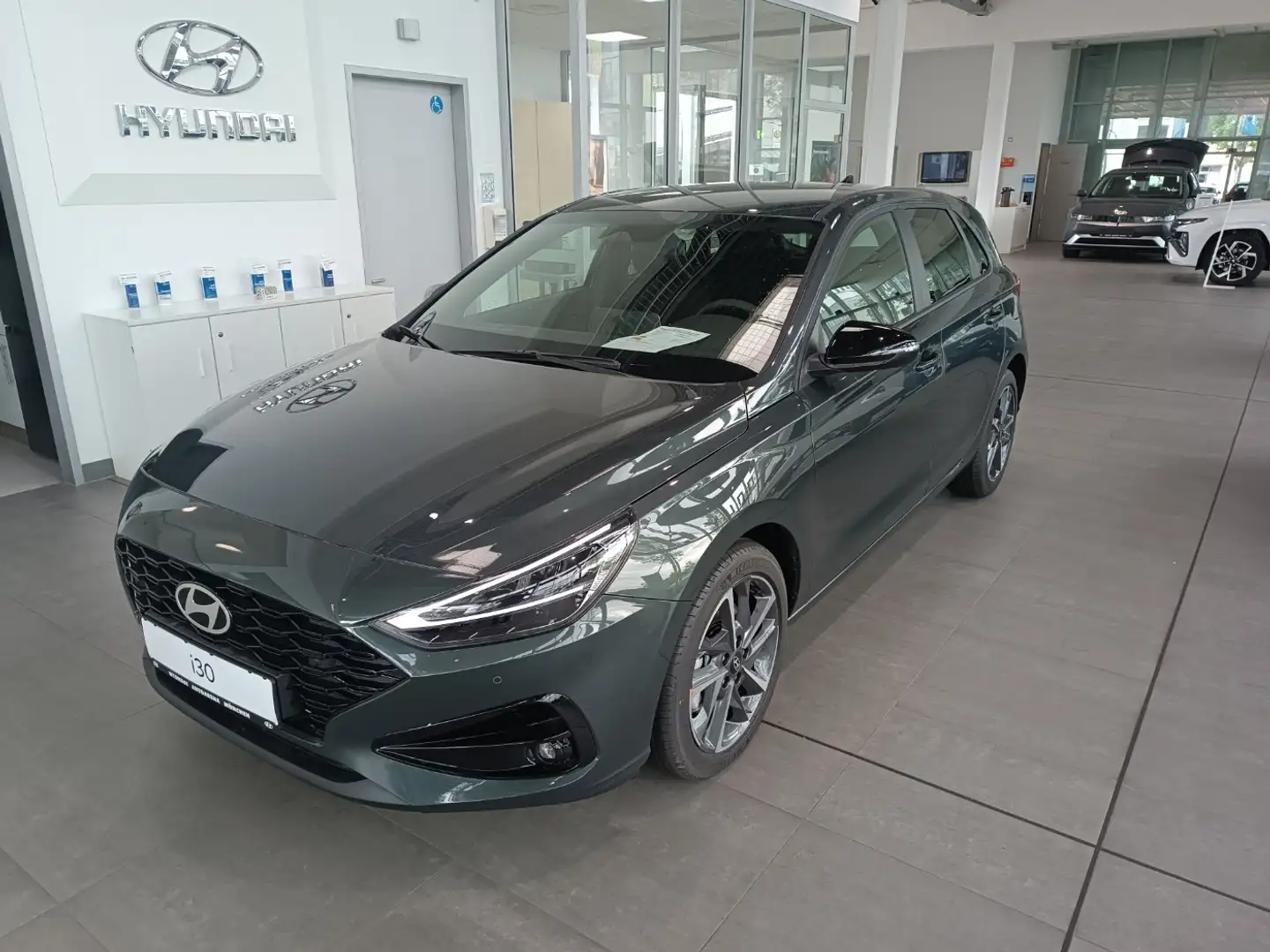 Hyundai i30 1.0 T-GDI Advantage Navi, Klimautomatik Grün - 2