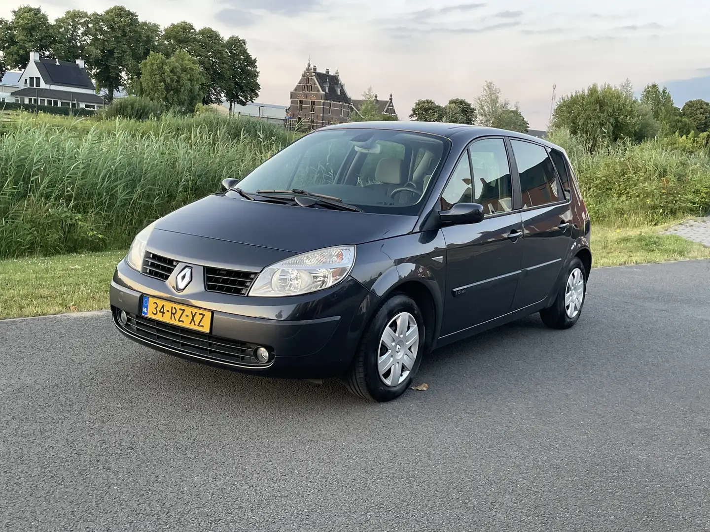 Renault Scenic 1.6-16V Dynam.Luxe Gri - 1