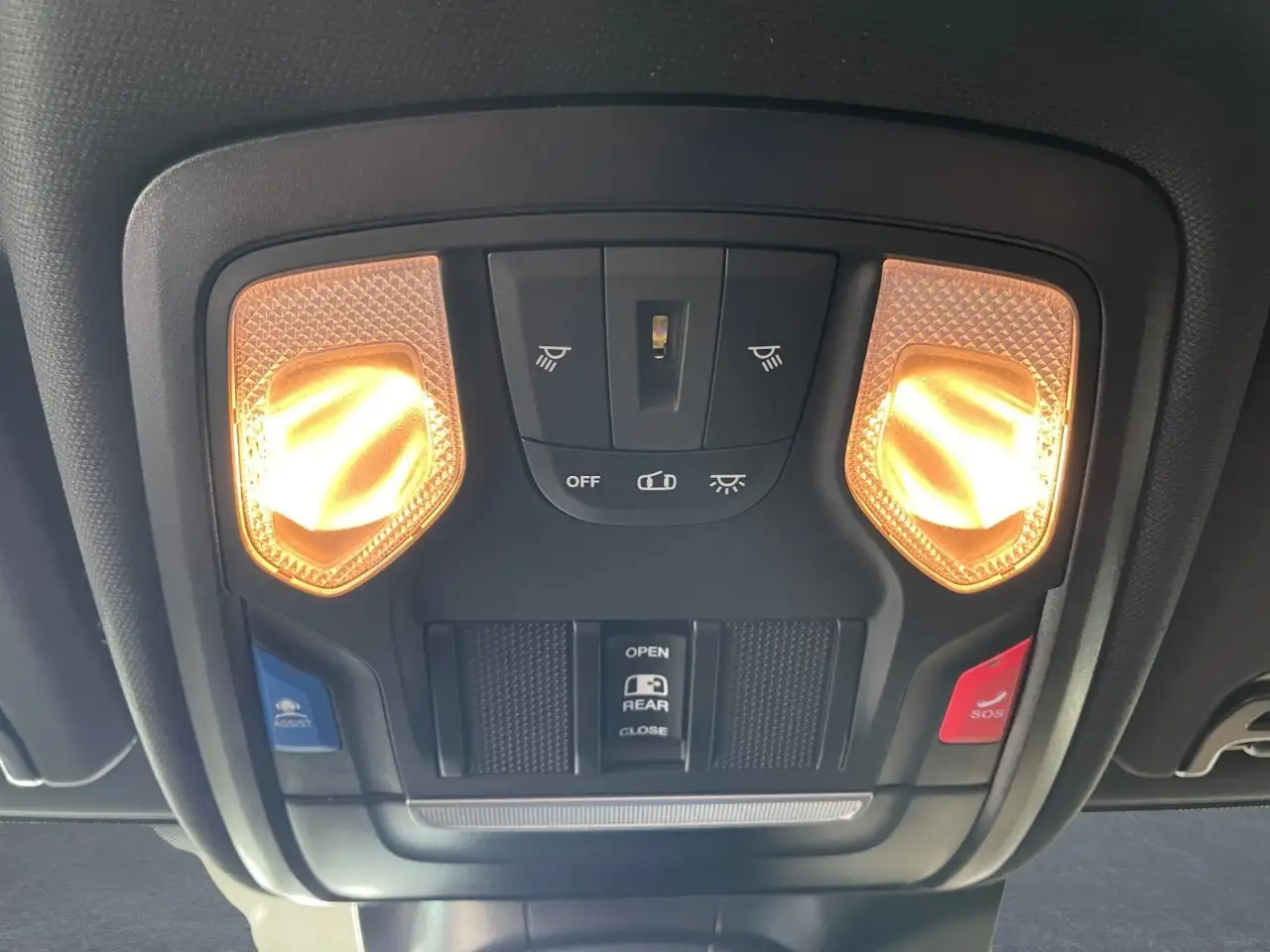 RAM 2500 снимка RAM 2500