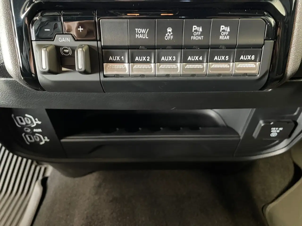RAM 2500 снимка RAM 2500