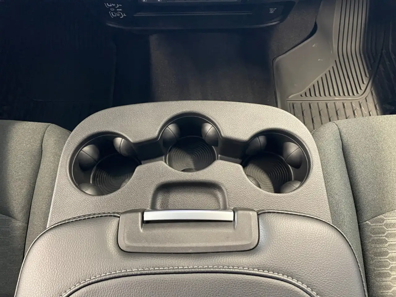 RAM 2500 снимка RAM 2500