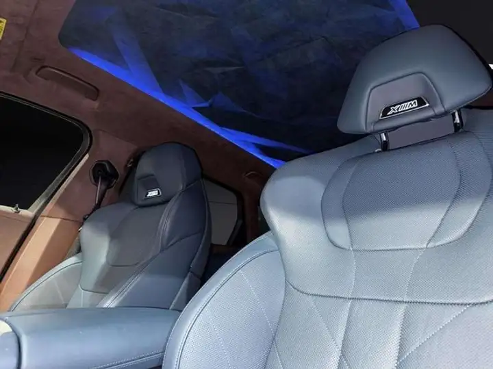 BMW XM 2024, foto 17