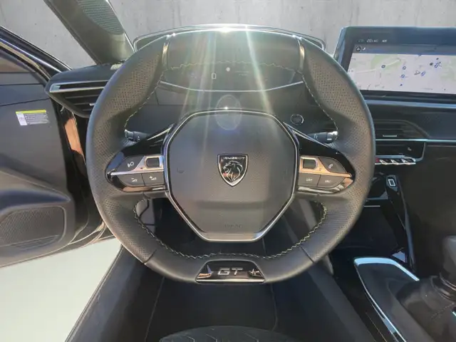 Peugeot 208 view 10
