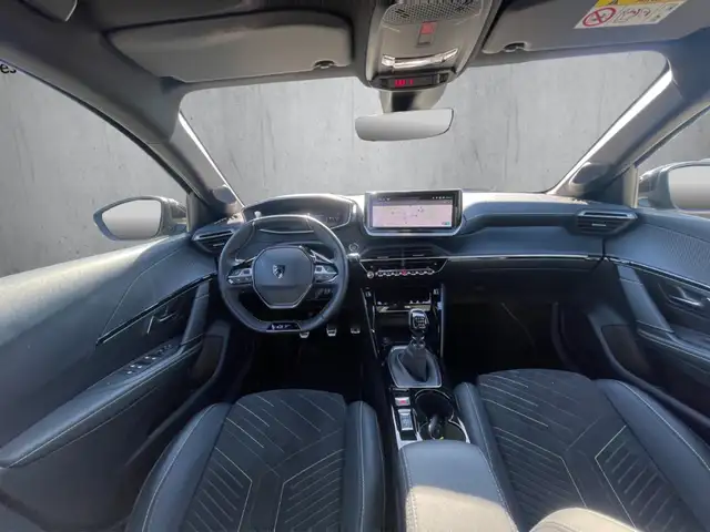 Peugeot 208 view 12