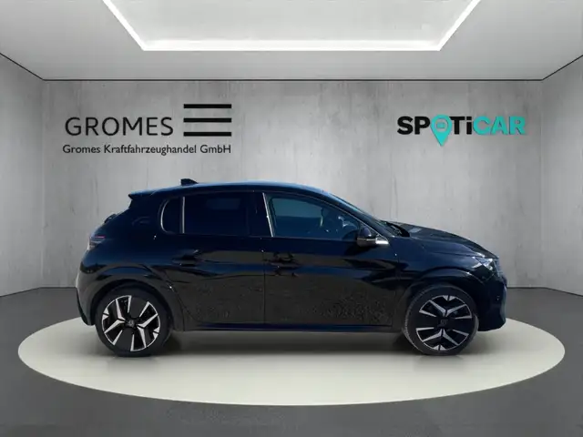 Peugeot 208 view 2