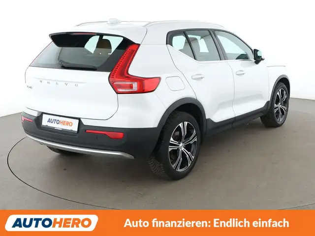 Volvo XC40 view 6