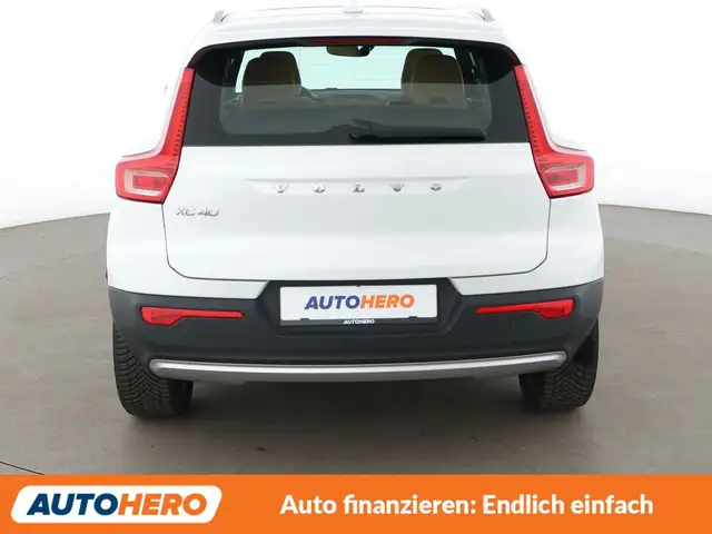 Volvo XC40 view 5