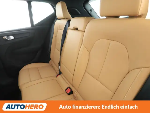 Volvo XC40 view 14
